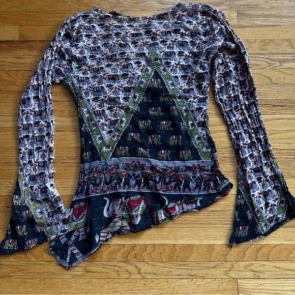 Elephant Patterned Top - Picture 2 of 5